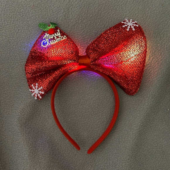 Light Up Festive Red and Green Headbands with Holiday Patterns - Picture 10 of 11